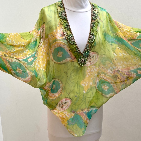 LUXURY RESORT WEAR BEADED V NECK CHIFFON PRINT BATWING TUNIC TOP SIZE M/L - Picture 3 of 8